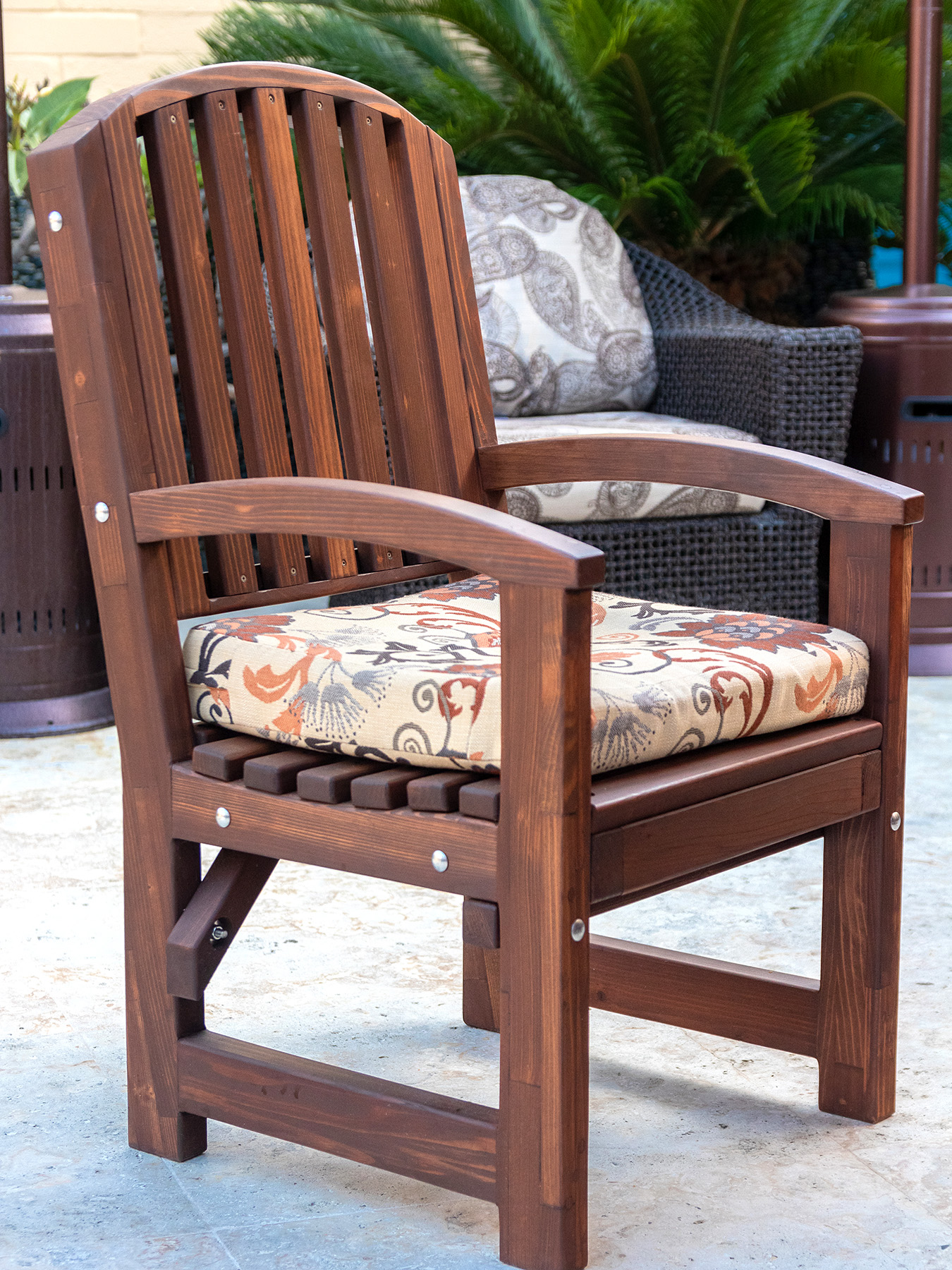 https://www.foreverredwood.com/image/catalog/product/luna-arch-back-wooden-chair/128352-CARLOS%20ledesma-003.jpg